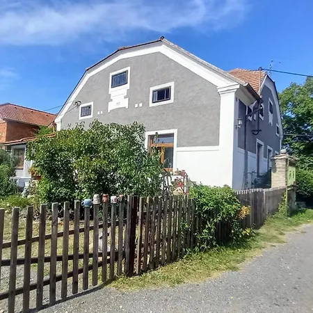 בית חווה U Sykorky Ostrov (Central Bohemian)